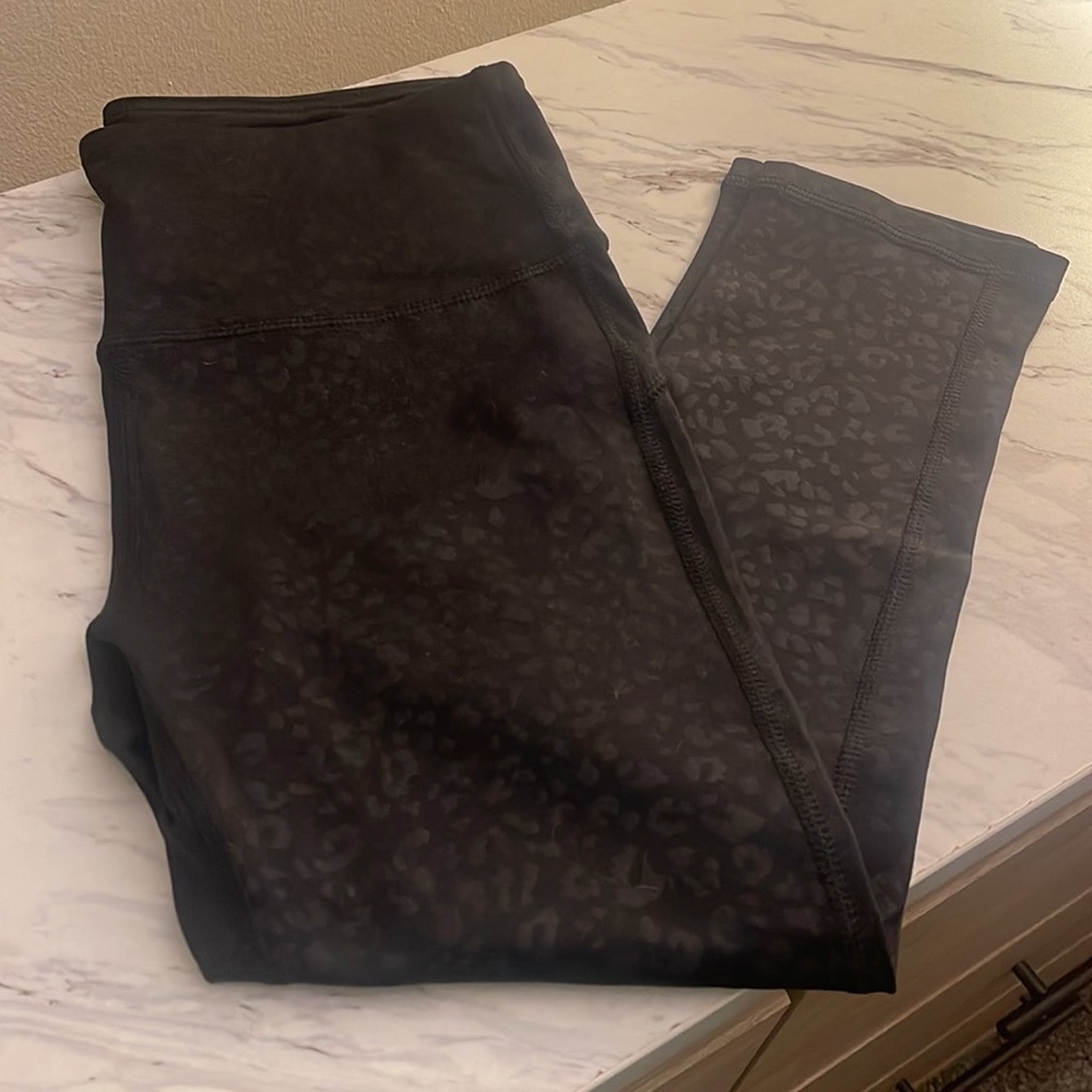 Athletic leggings